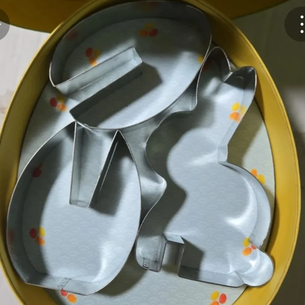 Williams Sonoma Pastel Easter Cookie Cutter Set - Pink, Yellow, Purple, Green